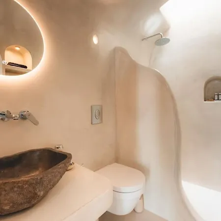 Akri Santorini With Heated Jacuzzi * Emporio (Santorini)