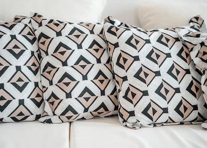 Semesterbostad Akri Santorini With Heated Jacuzzi *