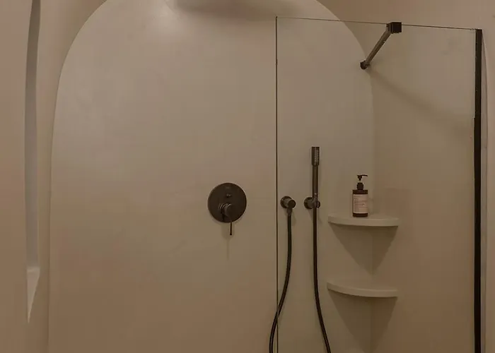 Semesterbostad Akri Santorini With Heated Jacuzzi *