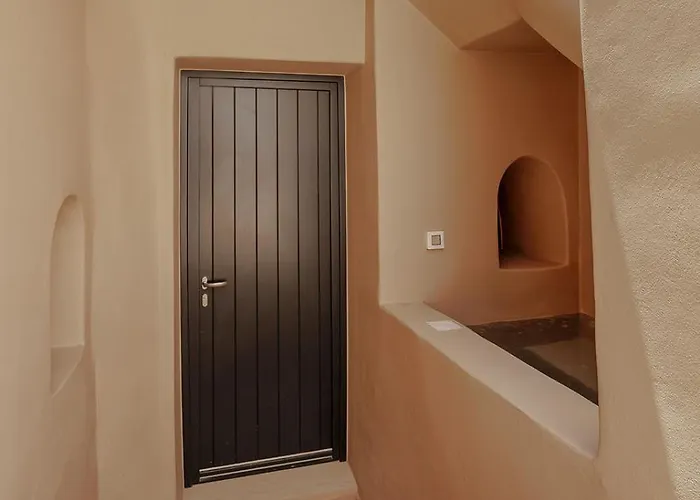 Akri Santorini With Heated Jacuzzi Semesterbostad Emporio (Santorini)