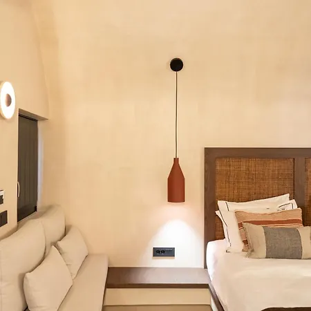 Akri Santorini With Heated Jacuzzi בית נופש Emporio (Santorini)