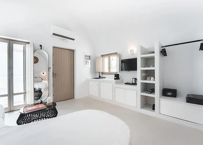 Akri Santorini With Heated Jacuzzi Prázdninový dům