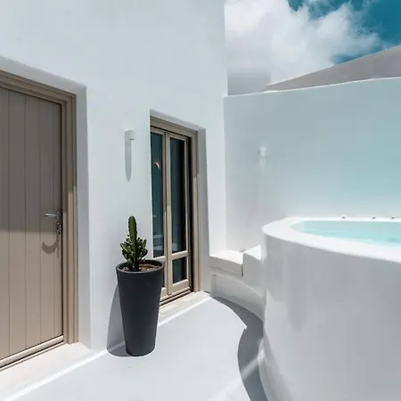 Akri Santorini With Heated Jacuzzi Semesterbostad *