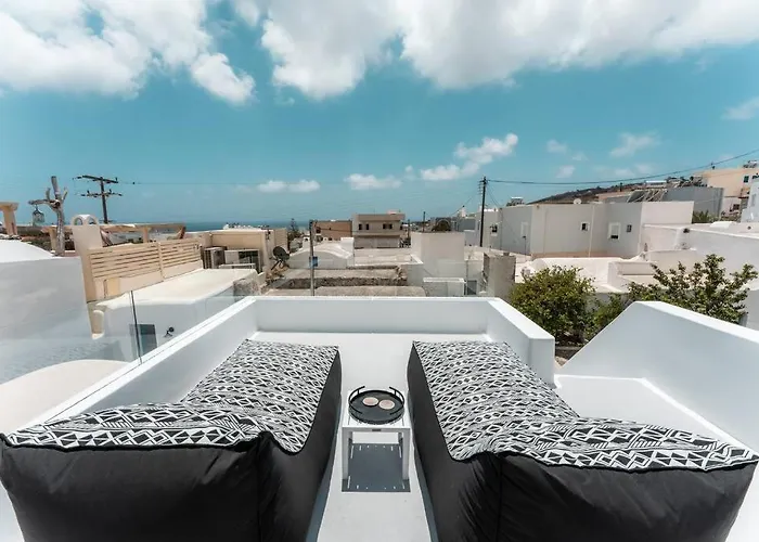 Dom wakacyjny Akri Santorini With Heated Jacuzzi *