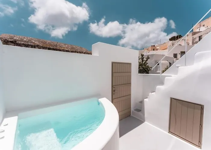 Dom wakacyjny Akri Santorini With Heated Jacuzzi *