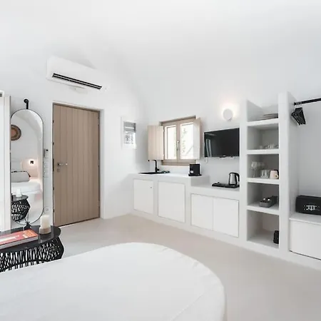 Akri Santorini With Heated Jacuzzi Prázdninový dům