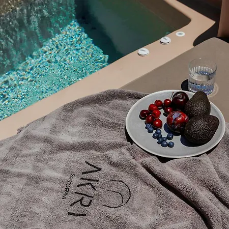 Σπίτι διακοπών Akri Santorini With Heated Jacuzzi Εμπορειό